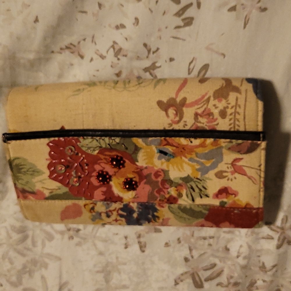 Vintage floral wallet